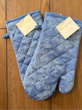 Biltmore Blue Floral Quilted Oven Mitts